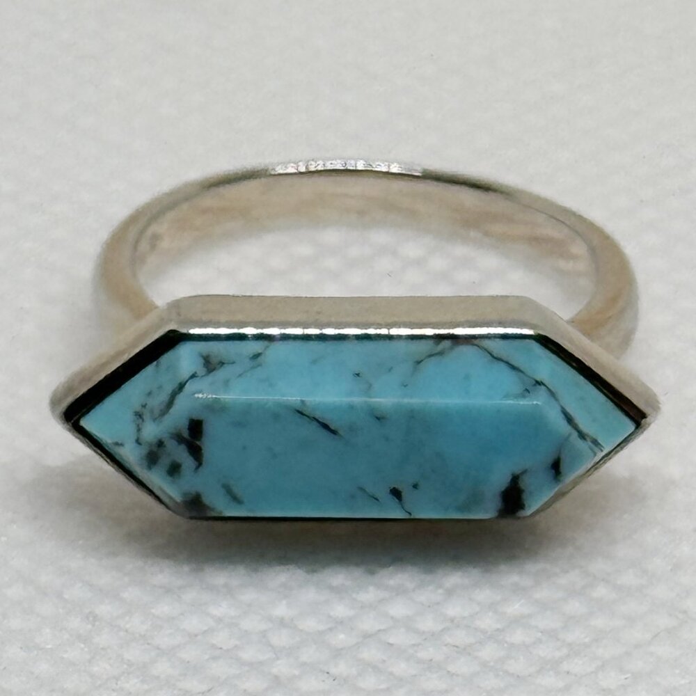 Unusual sterling silver ring with reconstructed Turquoise, size 7.25